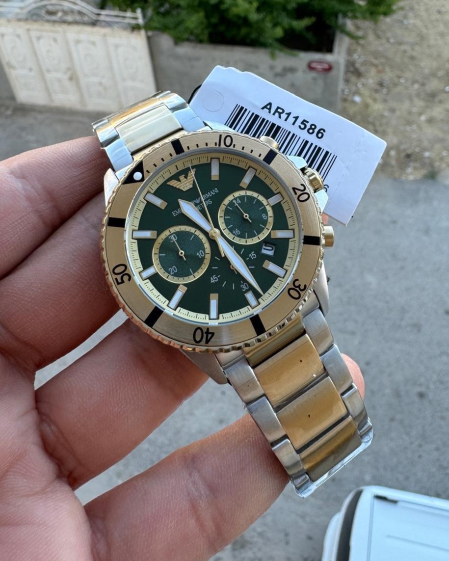 Emporio Armani AR11586 Erkek Kol Saati L-1771